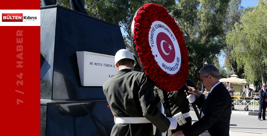 ATATÜRK ANITI ÖNÜNDE TÖREN GERÇEKLEŞTİRİLDİ