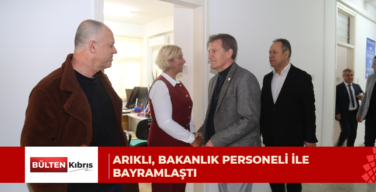 Arıklı, Bakanlık personeli ile bayramlaştı