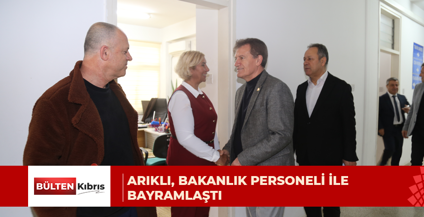 Arıklı, Bakanlık personeli ile bayramlaştı