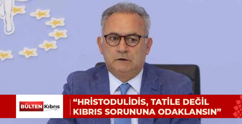 Eski DİSİ Başkanı Neofitu: Hristodulidis, tatile değil Kıbrıs sorununa odaklansın
