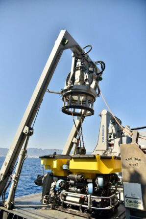 TCG IŞIN, GEMİ FACİASININ YAŞANDIĞI NOKTADA ARAMA FAALİYETLERİNE BAŞLADI