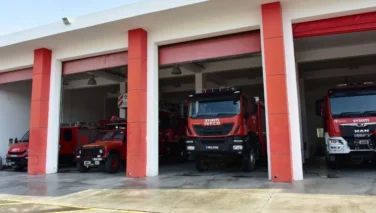 LEFKOŞA’DA SEYİR HALİNDEKİ ARAÇTA YANGIN: YAKIT KAÇAĞI TESPİT EDİLDİ