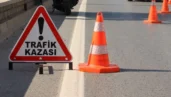 MORMENEKŞE’DE 280 MİLİGRAM ALKOLLÜ SÜRÜCÜ ÖNDEKİ ARACA ÇARPTI: TUTUKLANDI