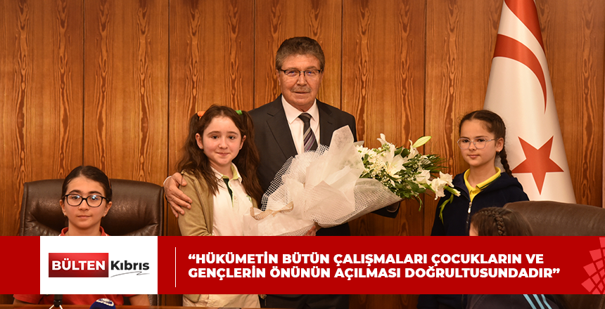 ÇOCUKLAR BAKANLIK KOLTUKLARINA OTURDU