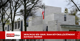 Berlin’de bir grup, İran Büyükelçiliğindeki bayrağı indirdi